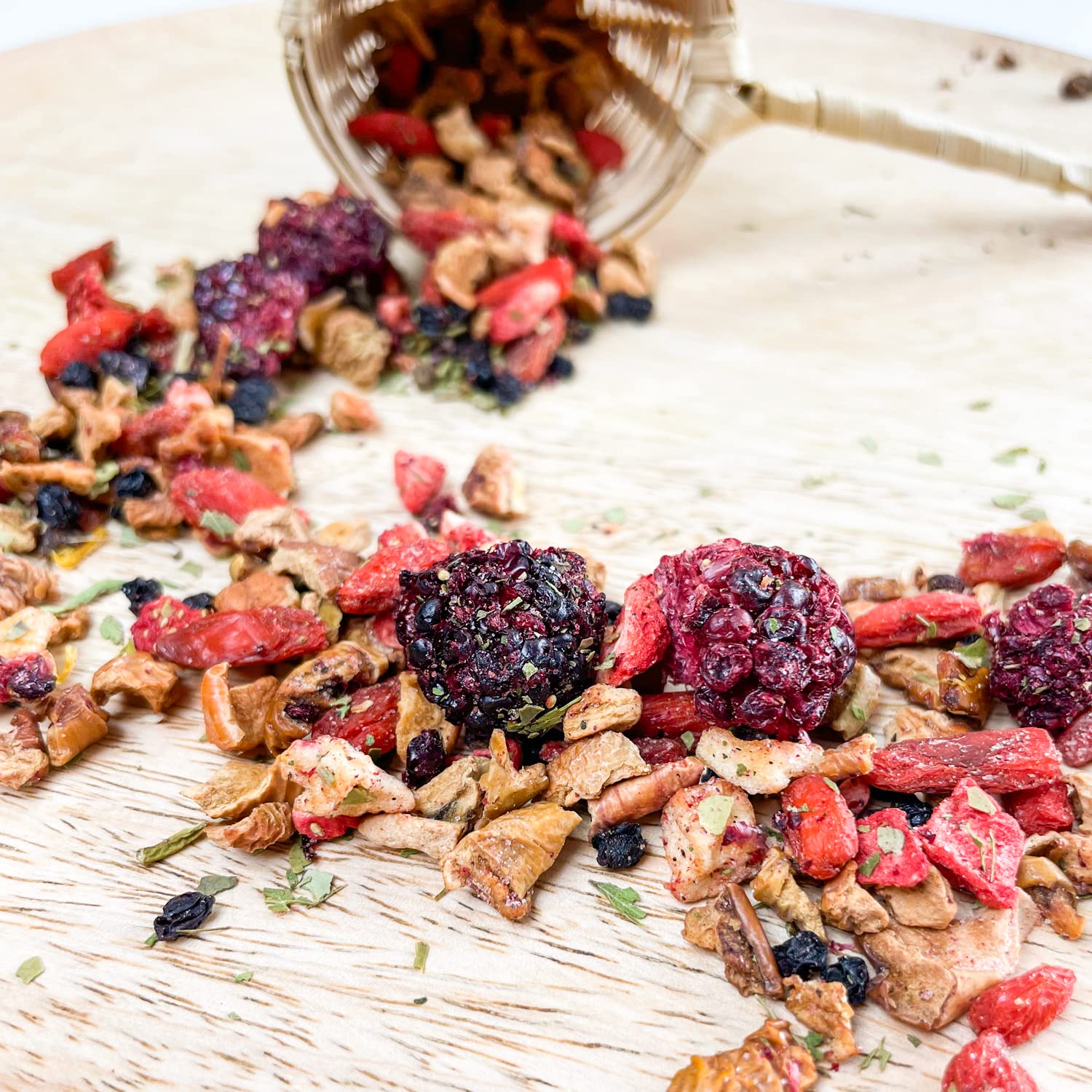 Bodyblooms For slimming tea and detoxification with green tea with blackberries and goji berries. Herbal tea/tea loose with diuretic effect, ideal tea gift. Dewatering tea/removable tea from 100 g – Bild 3