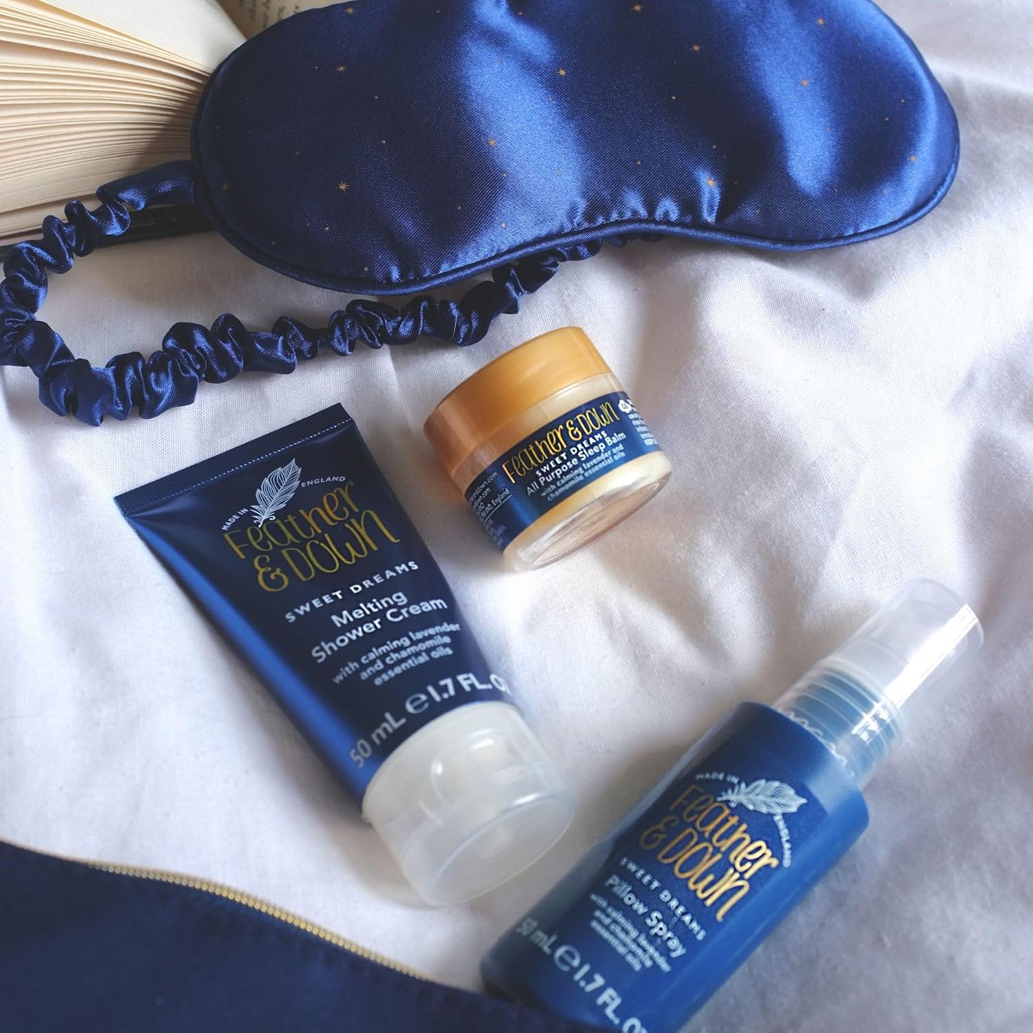 Feather & Down Sleeping Bag Gift Set (Luxury Eye Mask, Sleep Balm, Pillow Spray, Shower Cream) - With Soothing Lavender & Chamomile Essential Oils - Cruelty Free Vegan – Bild 6