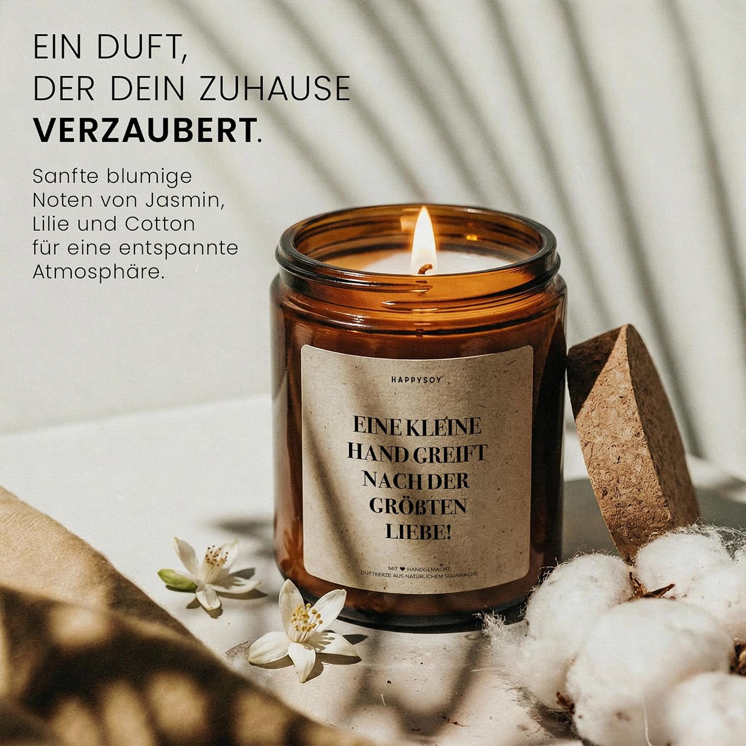 Eine kleine Hand griffift nach der größten Liebe Scented Candle with Saying as a Gift for Mum, Expecting Parents, Loving Gift Idea for Birth, Candle in Glass with Floral Fragrance – Bild 2