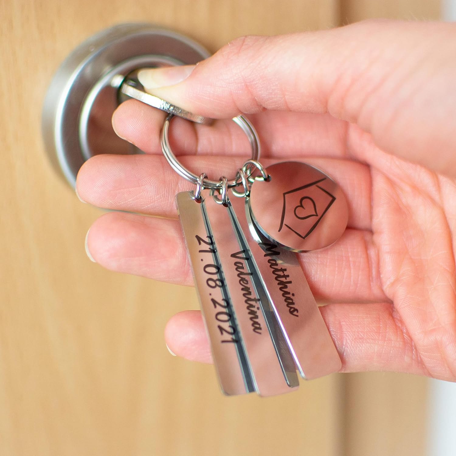 LAUBLUST Personalised Keyring - House Motif - Stainless Steel Pendant with Gift Box | Partner Gift – Bild 2
