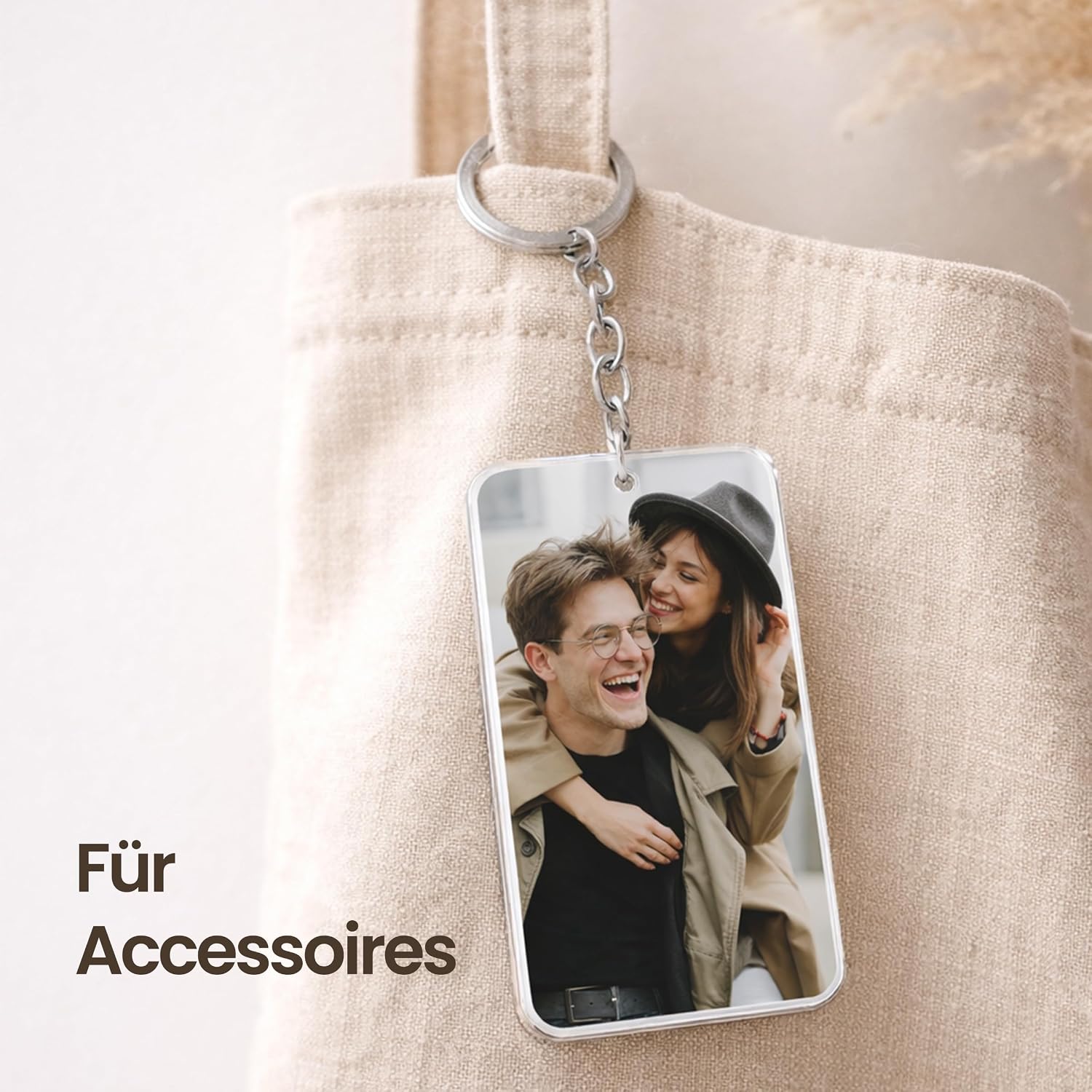 Meinearmbänder® Personalised Photo & Engraved Keyring - Square Acrylic Pendant - Perfect for Family Photos, Birthday & Anniversary - Gift for Couples, Friends & Family – Bild 5