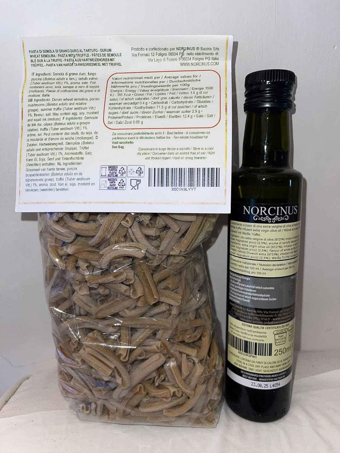 Norcinus Gourmet Gift Set: Extra Virgin Olive Oil with White Truffle (250ml) + Pasta Made from 100% Italian Wheat with Black Truffle (500g) - Delicatessen from Umbria – Bild 9