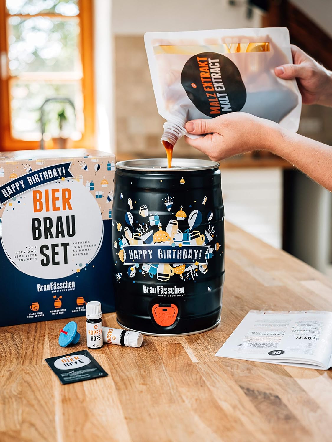 Braufaesschen Beer Brewing Set for Brewing Yourself, Birthday Beer in 5L Barrel, Delicious Beer Brewed in 7 Days, Perfect Men's Gift – Bild 5