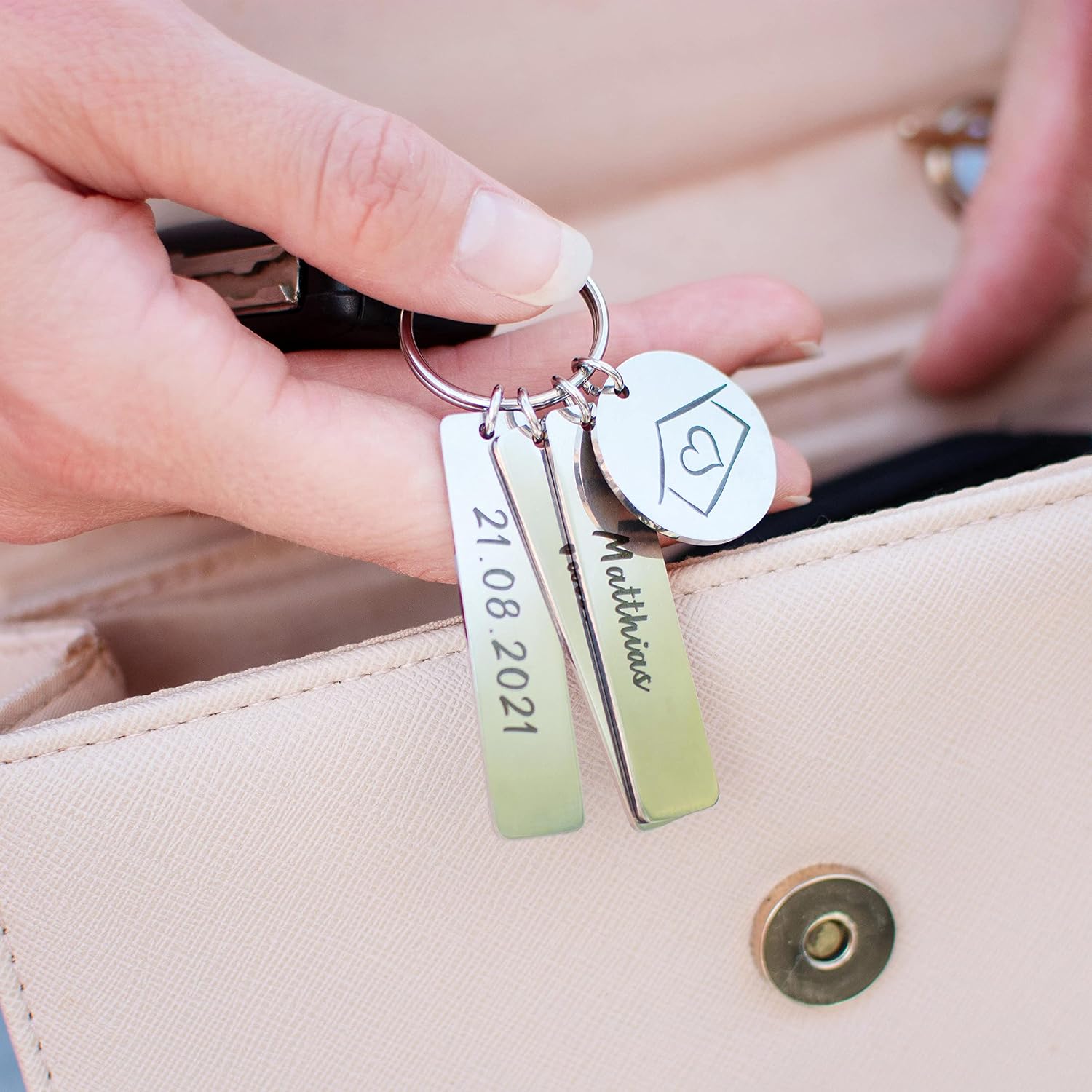 LAUBLUST Personalised Keyring - House Motif - Stainless Steel Pendant with Gift Box | Partner Gift – Bild 3