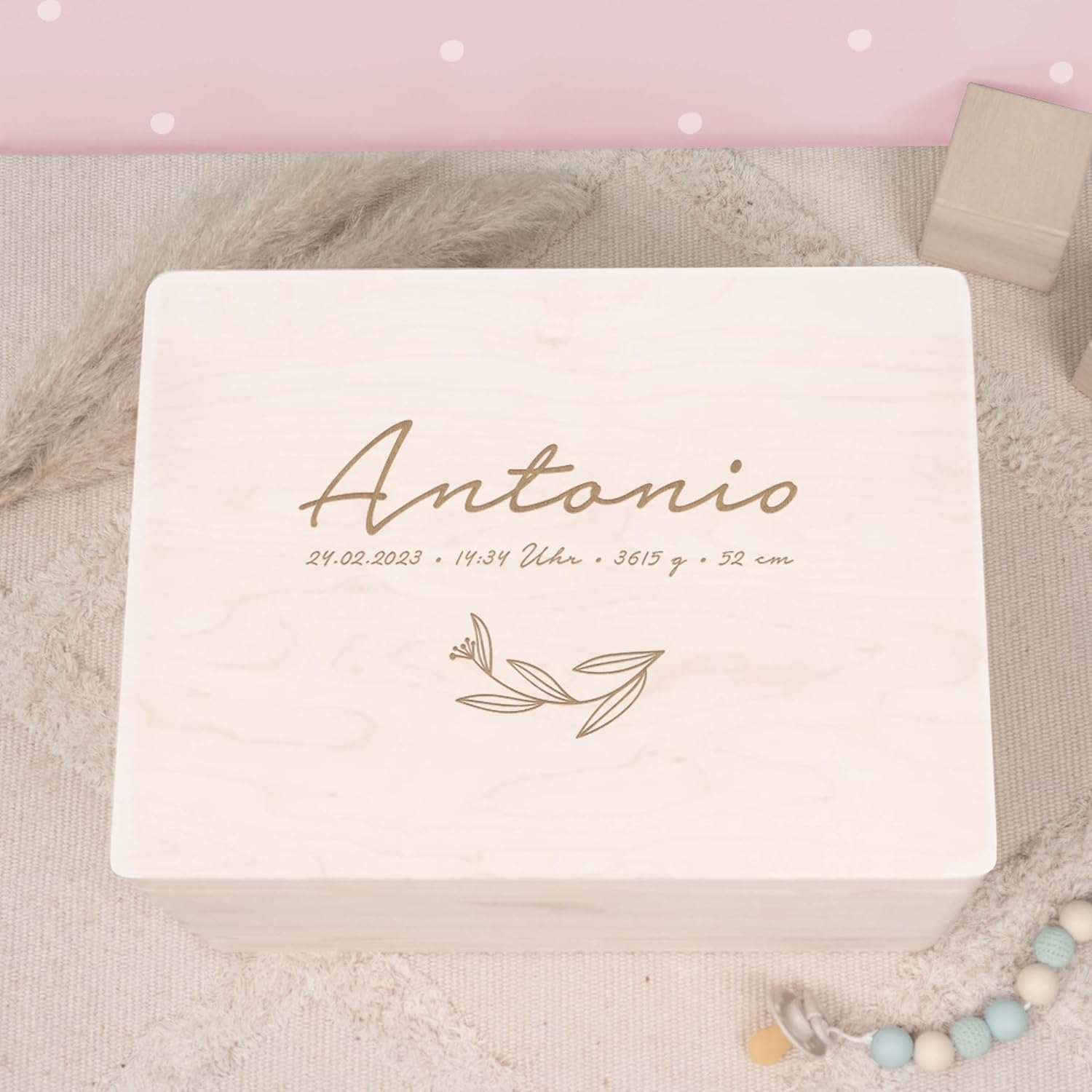 hellomini Personalised Wooden Memory Box, Engraved Storage Box with Name & Birth Dates, Gift for Birth, Christening & Birthday, High-Quality Baby Memory Box (Leaves) – Bild 2
