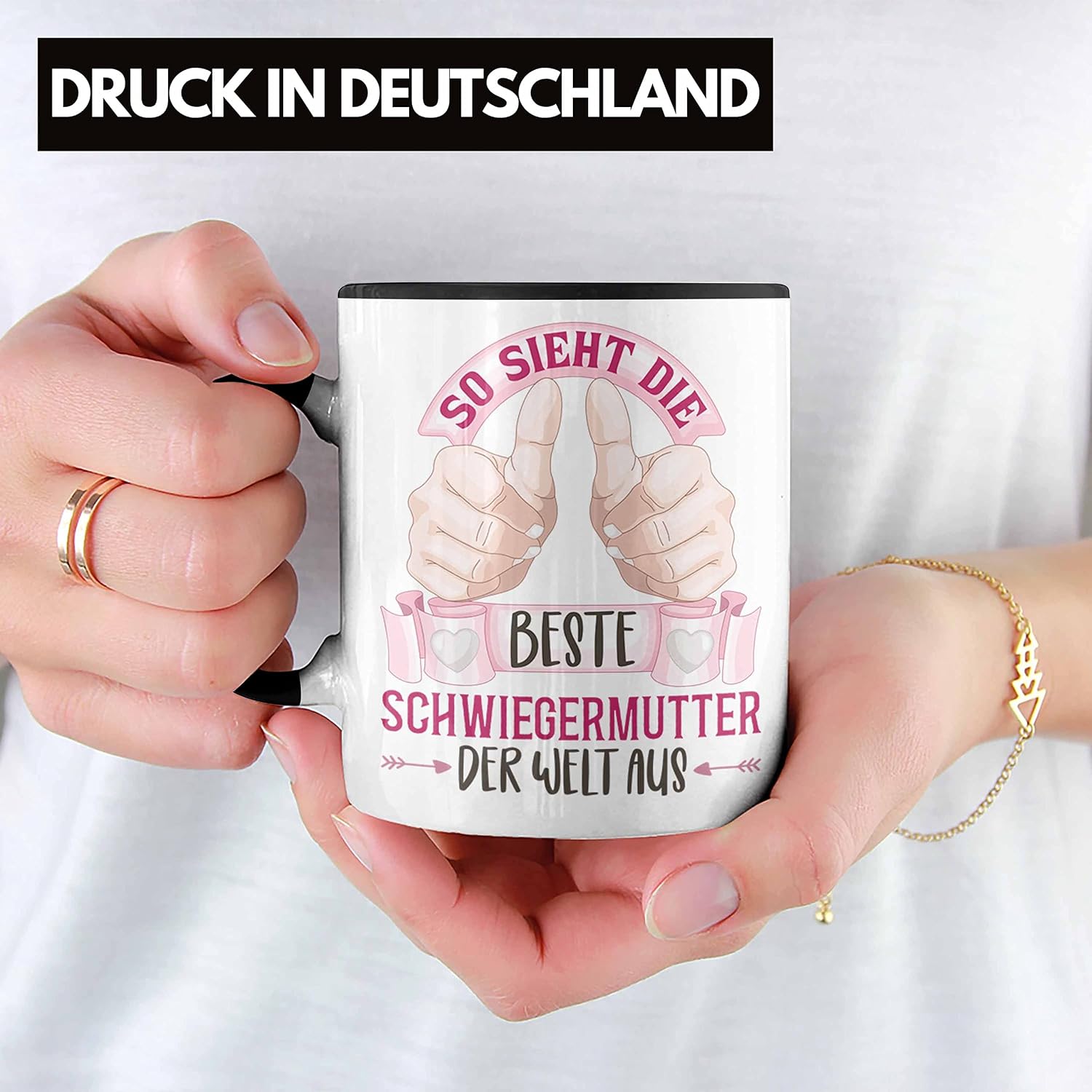 Trendation - So sieht Die Beste Schwiegermutter der Welt Aus Mug Gift Mother's Day Mummy Gift Birthday Saying (Black) – Bild 2