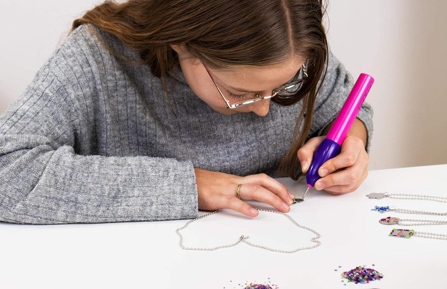 Lena Engraver's Jewellery Studio for Children – Bild 6