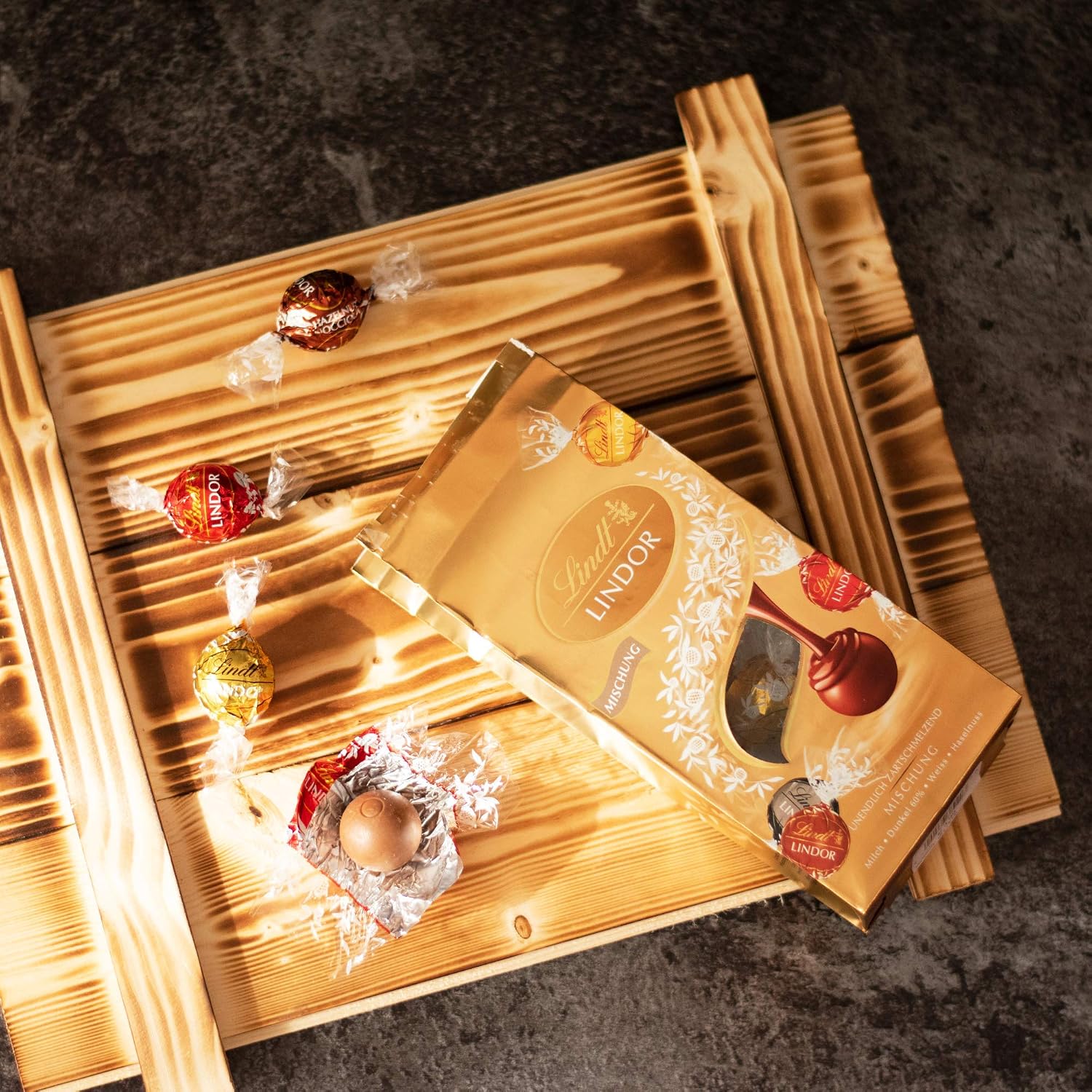 Milan Gift Set, Gift Basket Filled with Red Wine & Lindt Chocolates, Wine and Chocolate Gift Basket for Men and Women for Birthday, Thank You, Mother's Day – Bild 6