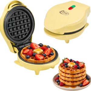 Bestron Mini waffle iron for classic waffles, small waffle maker with non-stick coating, for children’s birthdays, family parties, Easter or Christmas, retro design, 550 watts, colour: yellow