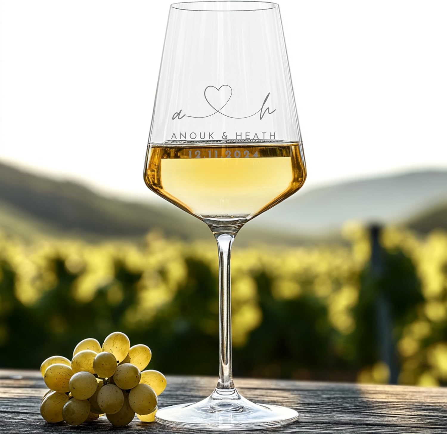 Villa Rosa Lotta - Leonardo Wine Glass Set of 2 with Engraving - Wedding Gifts for Bride and Groom, Personalised Gift for Wedding, Engagement, Anniversary with Name and Date, Initials – Bild 6