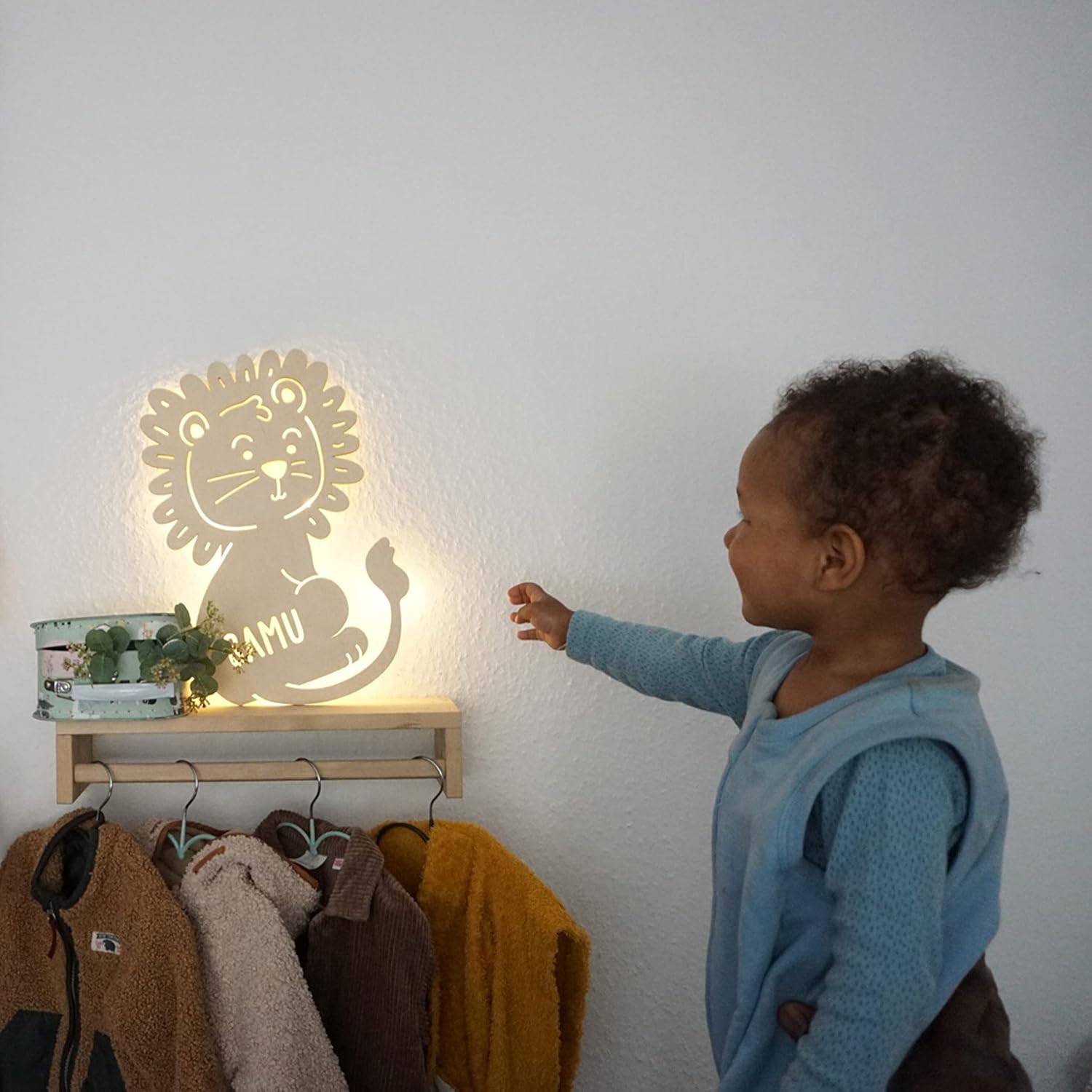 Laublust Baby Night Light, Customisable Gift for Birth and Christening, LED Background Lighting, Natural, Lion – Bild 2