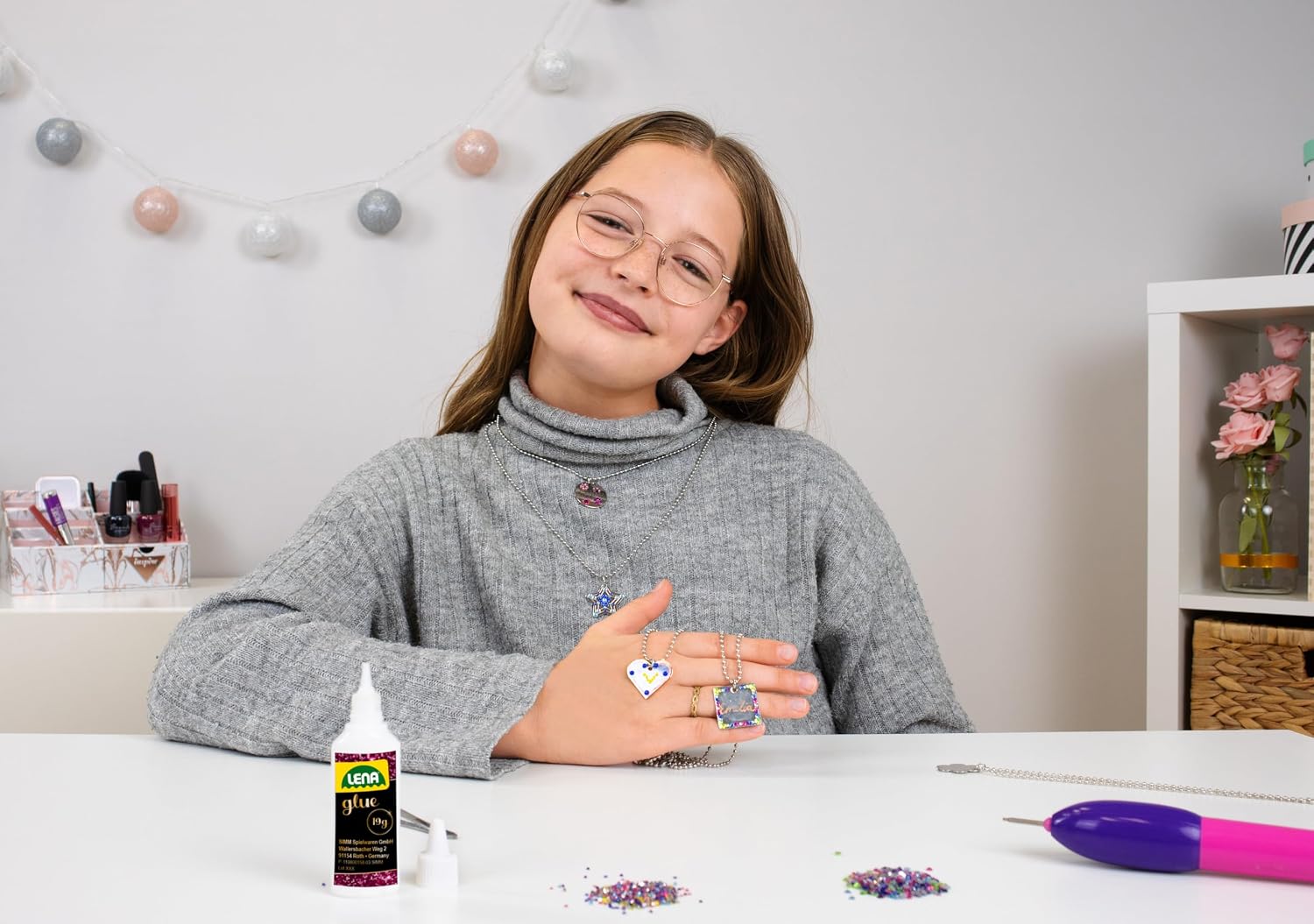 Lena Engraver's Jewellery Studio for Children – Bild 5
