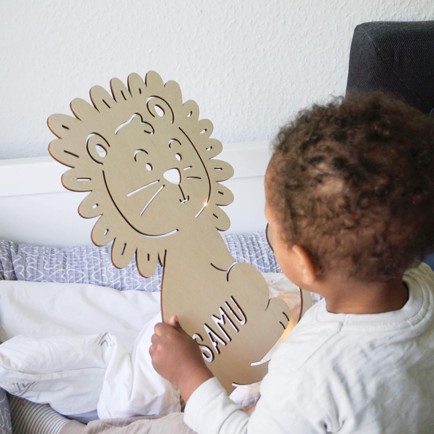 Laublust Baby Night Light, Customisable Gift for Birth and Christening, LED Background Lighting, Natural, Lion – Bild 5