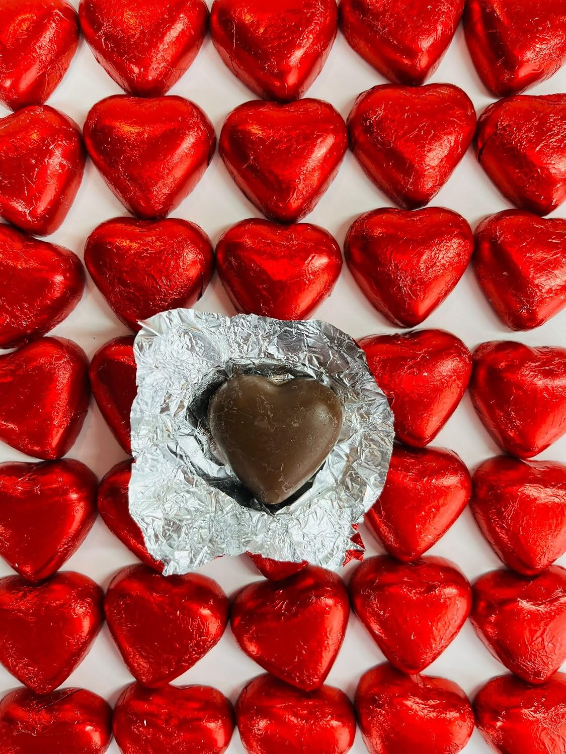 OYOY I Love You Gift Box Filled with Approx. 170 g Red Chocolate Hearts with Milk Cream Filling I Gift Set Chocolate Ideal for Valentine's Day or Love Gift I Love You Chocolate – Bild 3