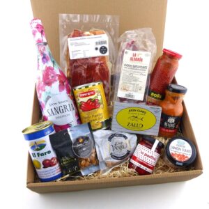 Spanish Summer Gift Box - Spanish Tapas & Specialities with Sangría, Serrano Ham, Chorizo, Olives & Dips - Mediterranean Gift Set | Gift Basket | Gift Basket