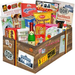 Ossi-Shop Gift Box XXL - 17 DDR Sweets & East Products with Cookbook