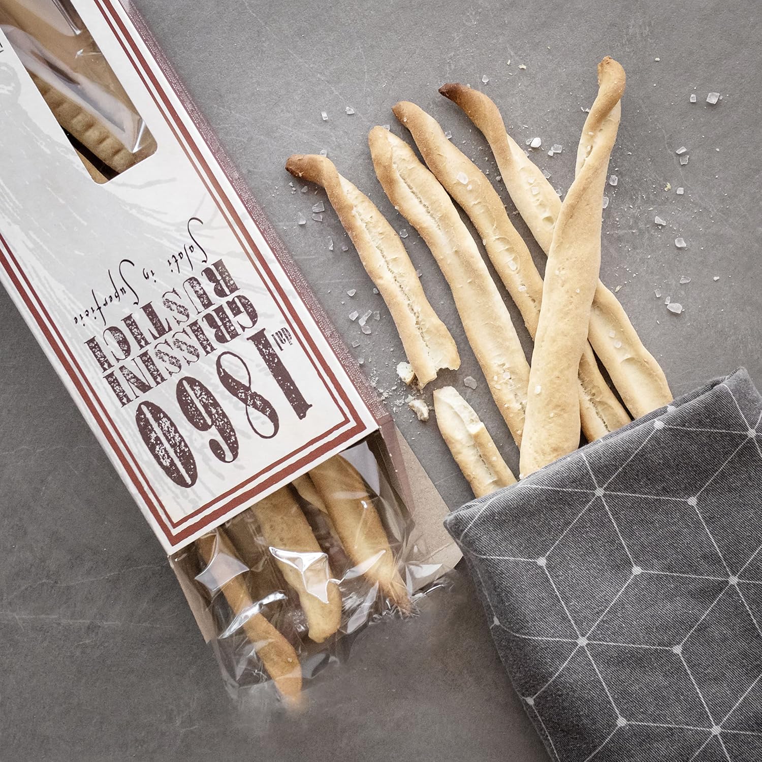 The Wine Guys Gift Set "Rustico" with Wine and Salt Pastries in a Great Gift Box Gift Set with Elegant Red Wine from Sicily (1 x 0.75 L) and Fine Breadsticks from Italy – Bild 3