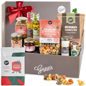Gepp's Feinkost Gift Basket with Many Delicatessen and Tea Towel