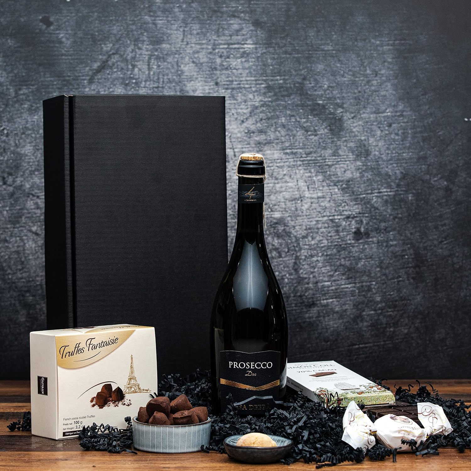 Prosecco DOC Gift Set with Chocolate Truffles and Dark Chocolate – Bild 4