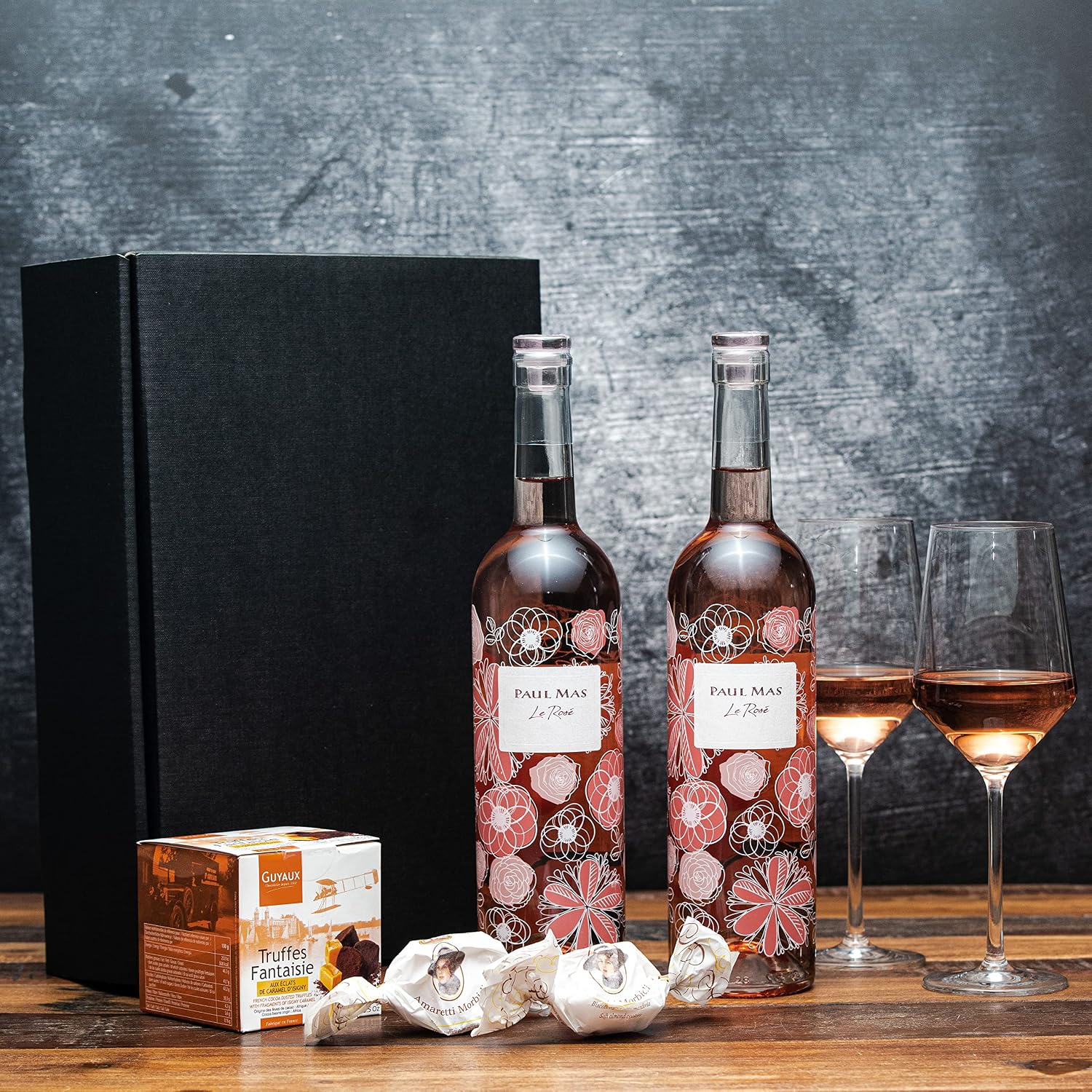 Rose Wine Gift Set with Chocolate Truffle and Amaretti – Bild 2