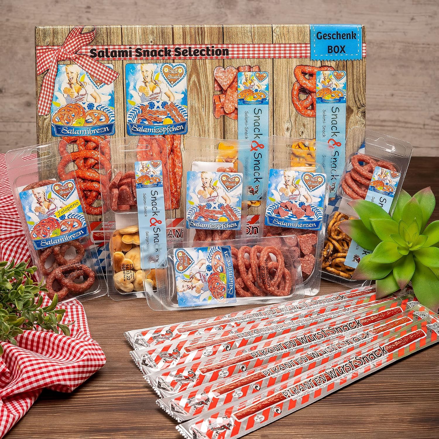 WURSTBARON Snack Gift Box with Salami Hearts, with 7 Particularly Delicious Snacks from Salami and Nibbles, Krakow-Style Sausage, Bavarian Quality, 390 g