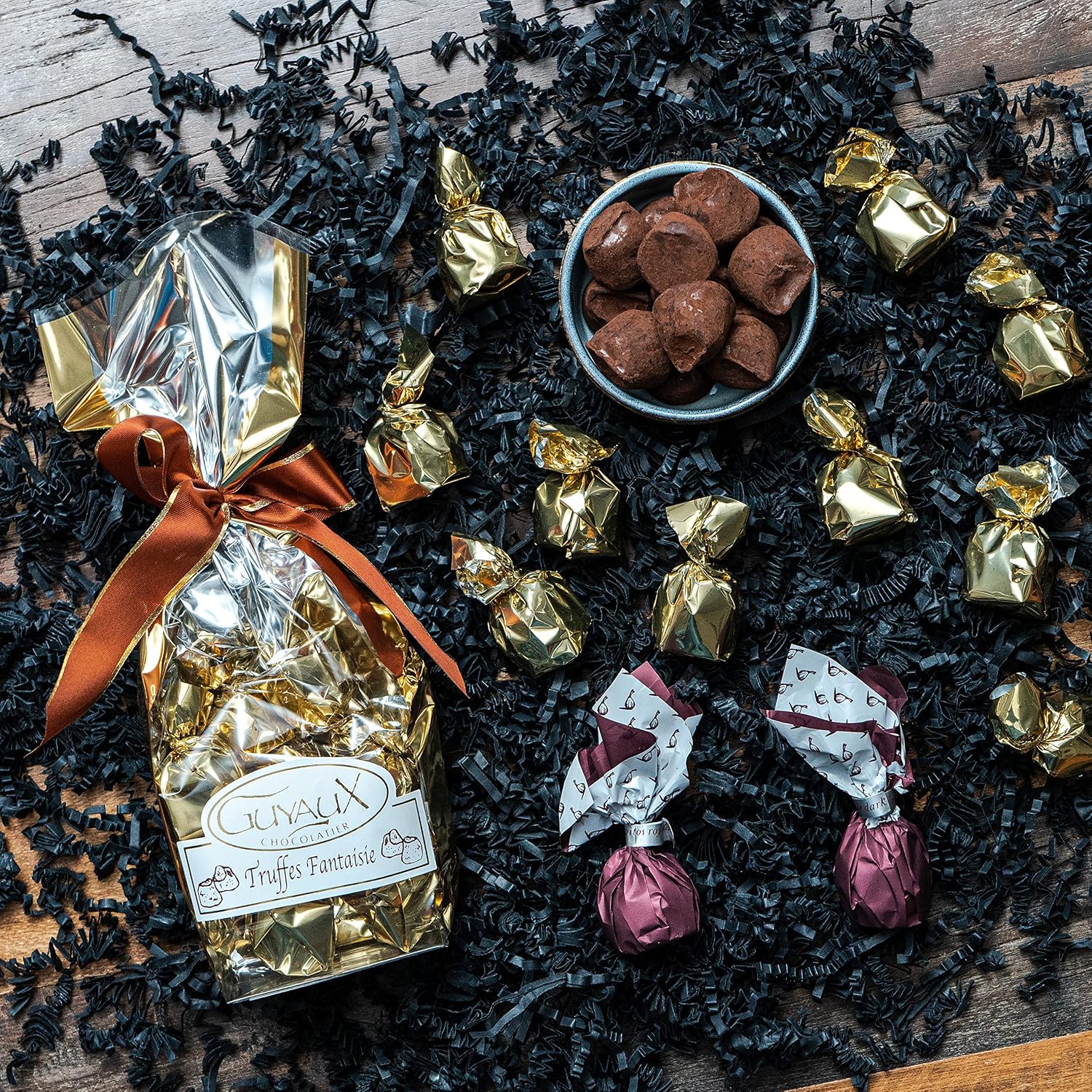 Primitivo Barone Pelletti Red Wine Gift Set with Chocolate Truffles & Figs in Chocolate, Gift Basket, Wine & Chocolate, Elegant Gift for Connoisseurs, Men & Women, Birthday, Christmas – Bild 3