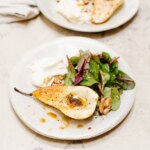 Pfeffriger Salat mit Birnen & Schafskäse