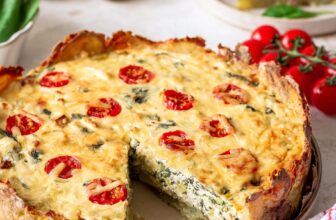 Quetschkartoffel-Quiche mit Spinat und Feta