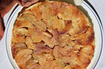Tarte Tatin mit Äpfeln und Camembert – Rezept von Anne-Katrin Weber