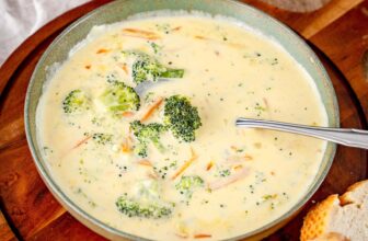 Cremige Brokkoli-Cheddar-Suppe