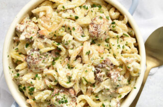 Gorgonzola-Spätzle. Mit Blumenkohl.
