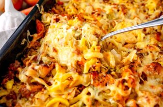 Gyros-Spätzle-Auflauf mit Hähnchen und Spitzkohl