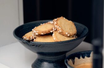 Friesenkekse mit Hagelzucker – Rezept von Susanne & Alina Sawallisch aus „Moin“