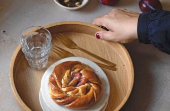 Rezept von Maren Thobaben: Pflaume-Chai-Schnecken