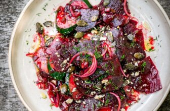 10-Minuten-Rote-Bete-Salat mit Gurke & Dill – Rezept von Stefanie Hiekmann