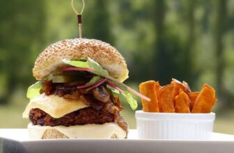 Gips in Tofu? Tapetenkleister in Veggie-Burgern? Was steckt dahinter?