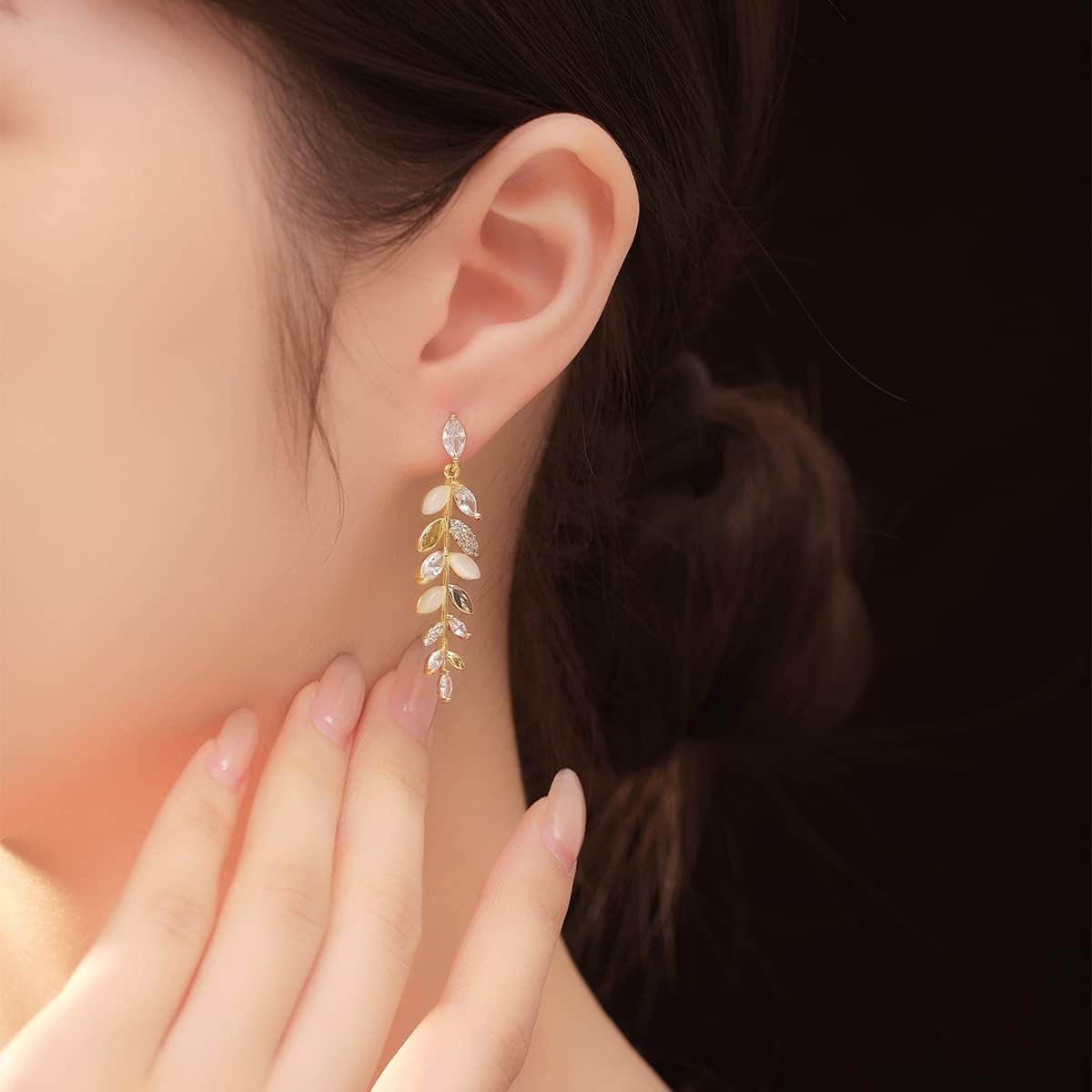 Earrings Women's Gold, Leaf Earrings, Hanging Drop Earrings, Long Drop Earrings with AAA Zirconia, Earring Ear Boutons, Gold Jewellery, Hypoallergenic Ear Cup Jewellery for Girls (Gold) – Bild 6