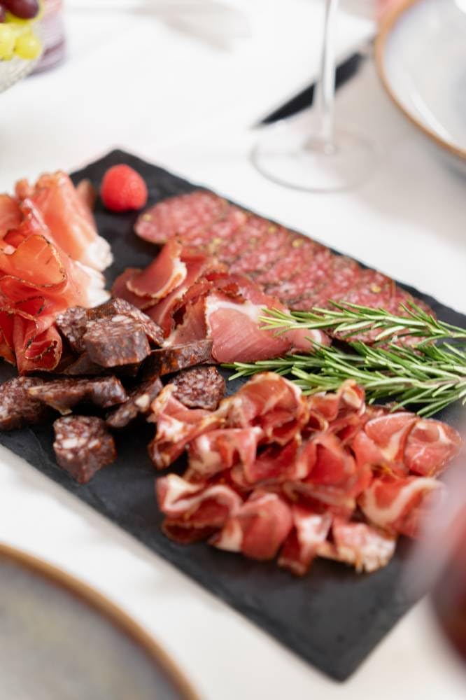 Almgourmet - "Brotzeitteller" Compilation of 3 Tyrolean specialities - with bacon, mountain cheese and roots – Bild 5