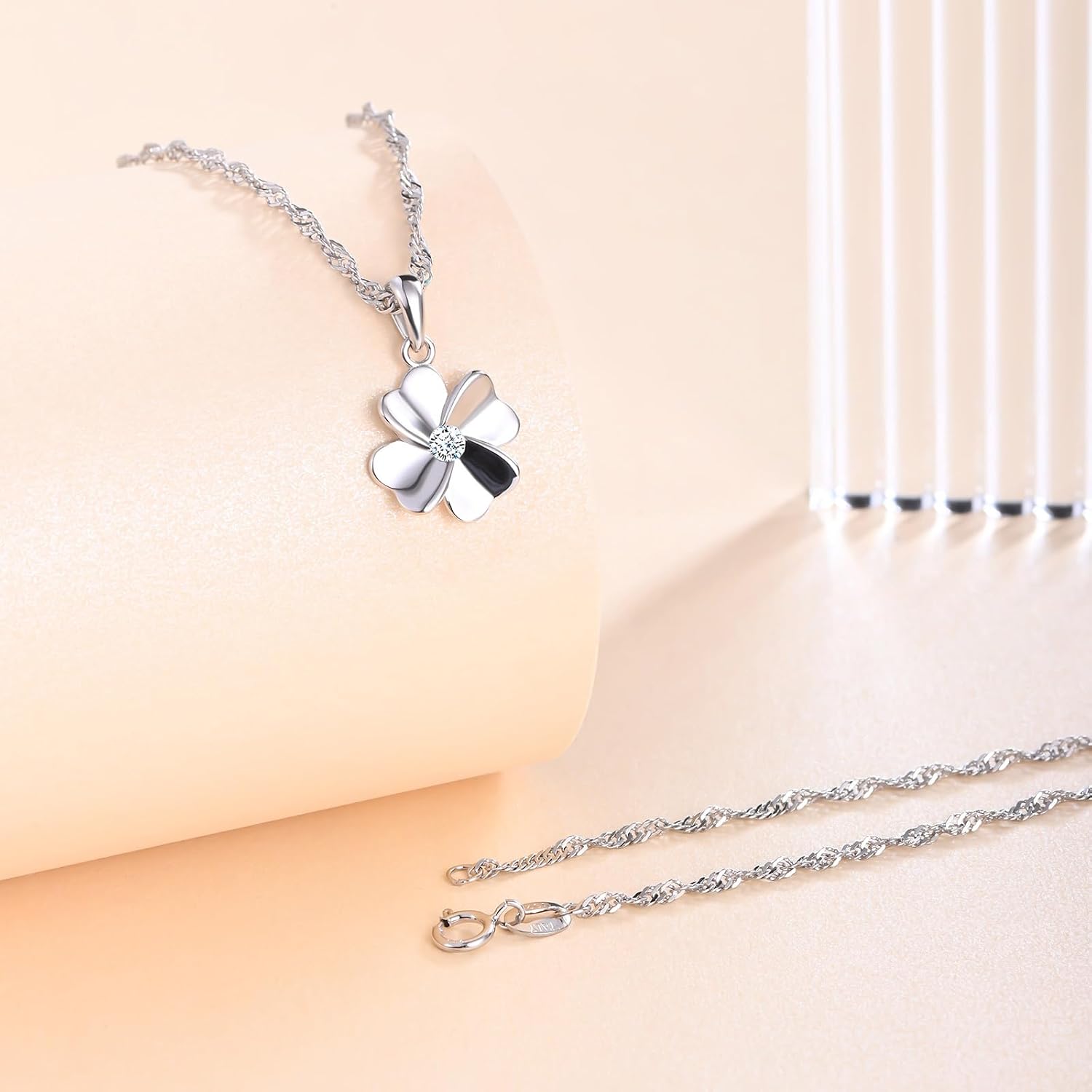 Women's Necklace with Lucky Charm Clover Chain Four Leaf Pendant Made of 925 Silver Necklace for Women Valentine's Day Mother's Day – Bild 3