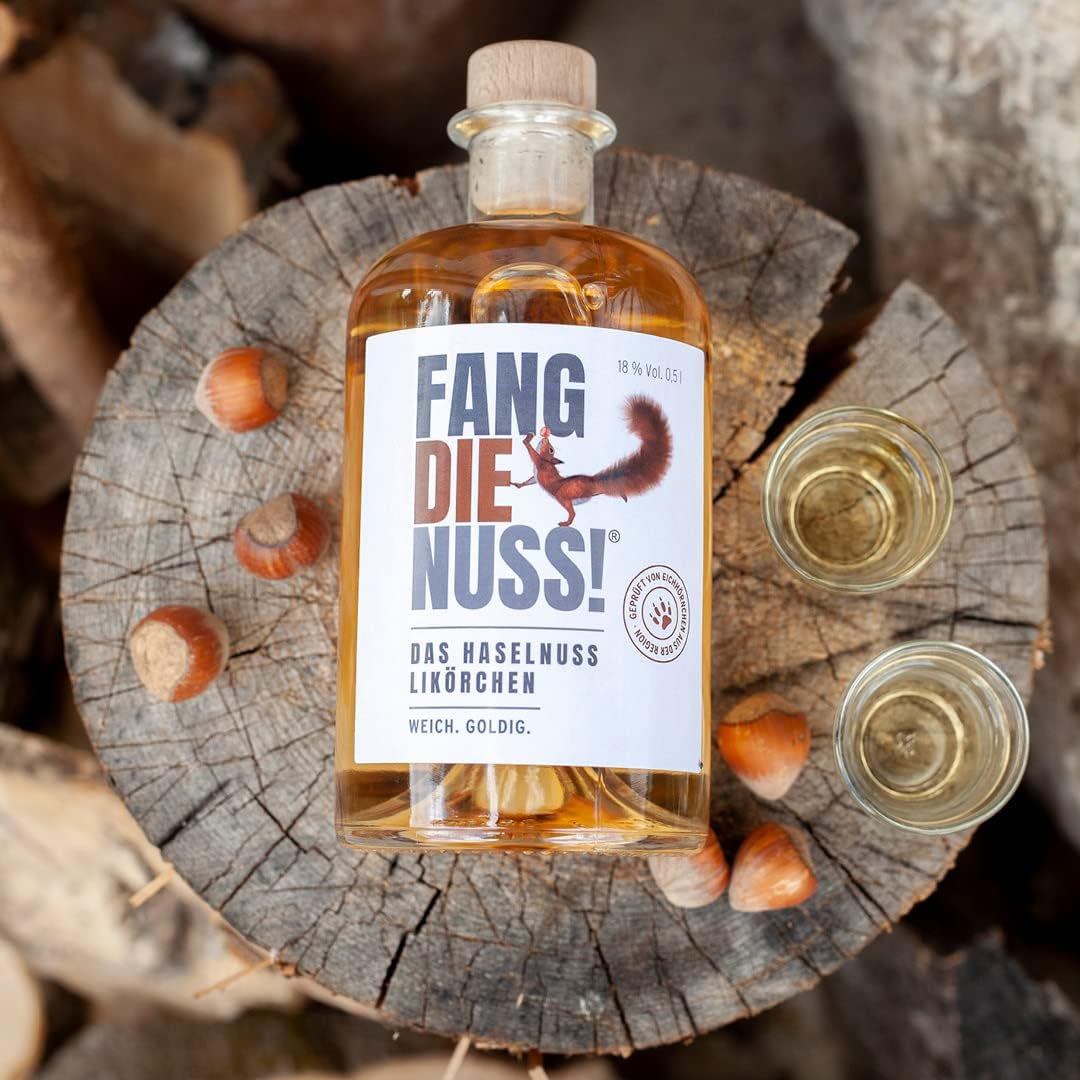 Fang die Nuss! Premium Hazelnut Liqueur Soft Golden 18% Vol. Alcohol Tested by Regional Squirrels Charity Gift 0.5 L Enjoy & Do Good – Bild 3