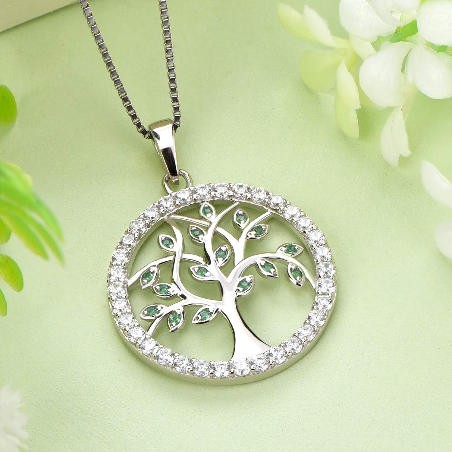 YL Women's Tree of Life Pendant with Chain, 925 Sterling Silver, Simulated Emerald/Cubic Zirconia Necklace for Women/Girls/Mother, Chain Length: 45 - 48 cm – Bild 4