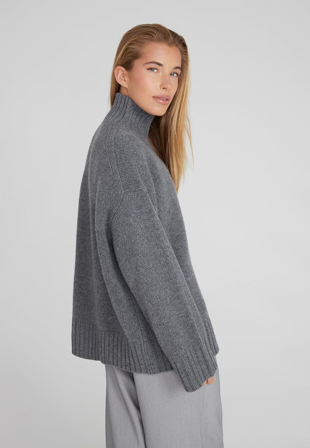 Style & Republic Women's Oversize Cashmere Blend Turtleneck Jumper – Bild 2