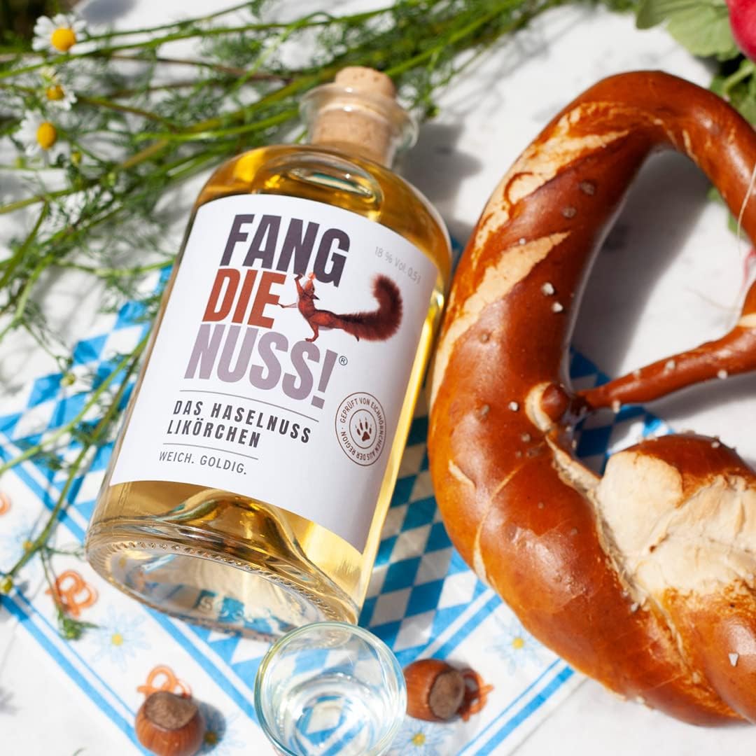 Fang die Nuss! Premium Hazelnut Liqueur Soft Golden 18% Vol. Alcohol Tested by Regional Squirrels Charity Gift 0.5 L Enjoy & Do Good – Bild 6