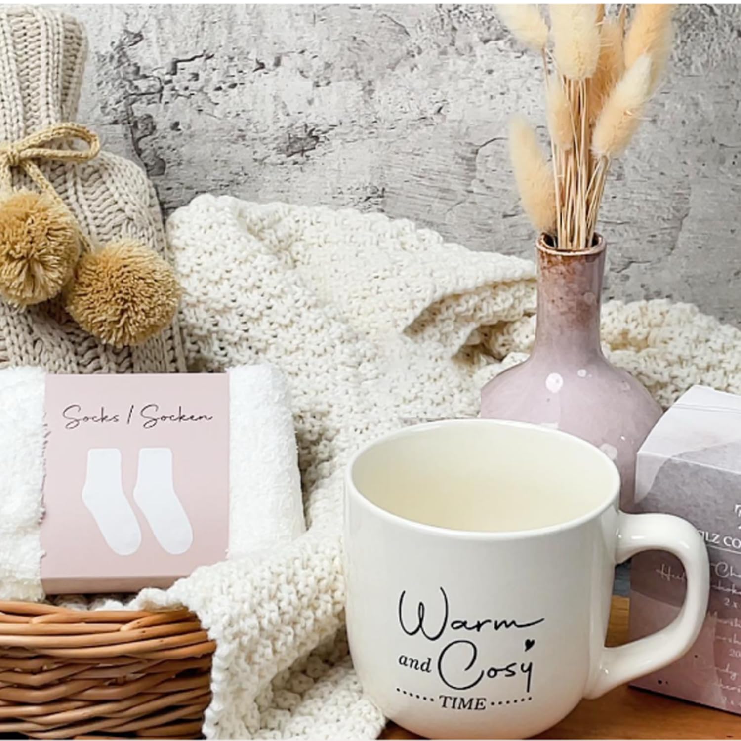 Hot Chocolate Gift Set with Mug Marshmallows and Mini Winter Hot Water Bottle Gift Sets with Hot Water Bottle Cover Cosy Present for Women Men Adults – Bild 4