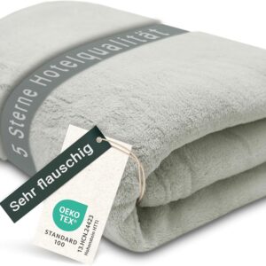 Zollner Fluffy Cuddle Blanket 150 x 200 cm – Super Cuddly and Warm Sofa Blanket – Washable at up to 95°C – Breathable Microfibre in Light Grey – Hotel Linen Quality – Oeko Tex® Certified