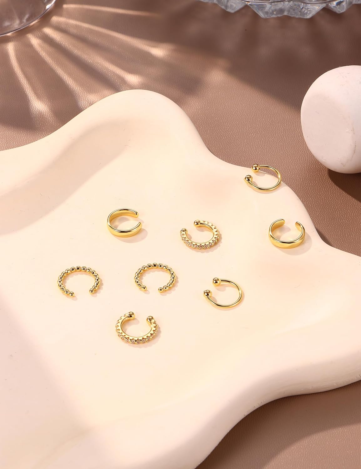 Morfetto Ear Cuff Set for Women Without Piercing - 4 Pairs 14K Gold-Plated Ear Cuffs Fake Helix Non-fading Cartilage Earrings for Unpierced Use, Adjustable Ear Cuffs in Gift Box – Bild 5