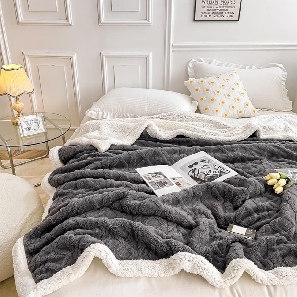 WONGS BEDDING Cuddly Blanket, 150 x 200 cm, Fluffy Sherpa Blanket, Sofa Throw, Fleece Blanket, Thick Sofa Blanket, Double Face, Extra Warm and Soft Couch Blanket, Grey Blankets