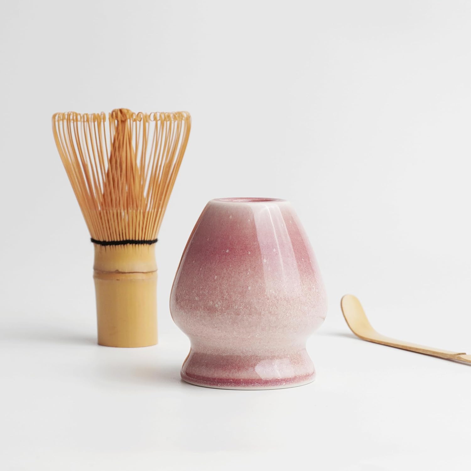 Premium Matcha Set of 6 - Exclusive Matcha Tea Set with Bamboo Chasen (Broom), Pink Ceramic Bowl, Flour Sifter with Handle, Spoon & Accessories, Original Gift for Matcha – Bild 3