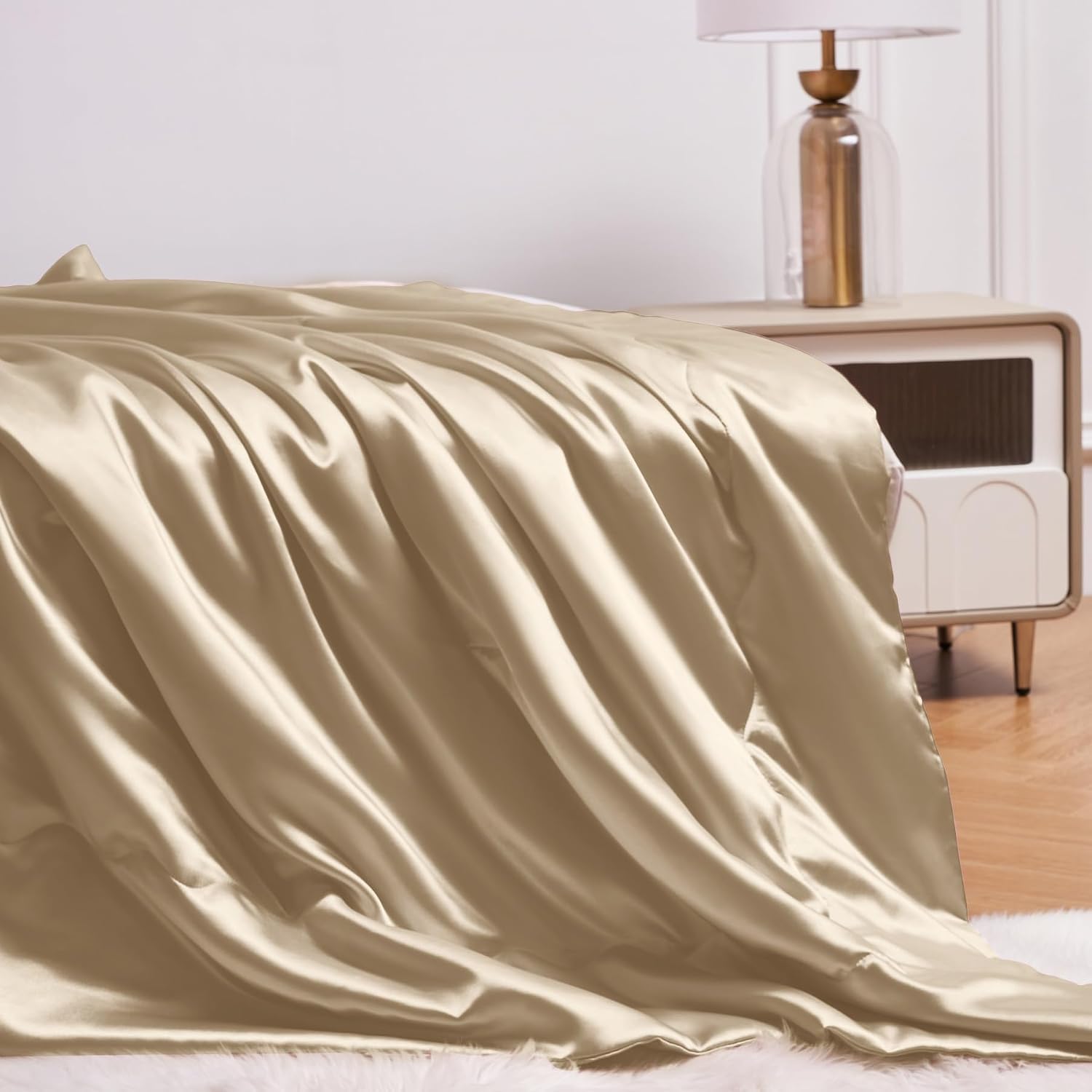 Satin Blanket 220 x 240 cm Beige Sofa Blanket Cooling Silky Silk Summer Blanket Lightweight Soft Luxury Smooth Shiny Satin Bedspread Cuddly Blanket for Bed Sofa Couch Bedroom Office Travel – Bild 4