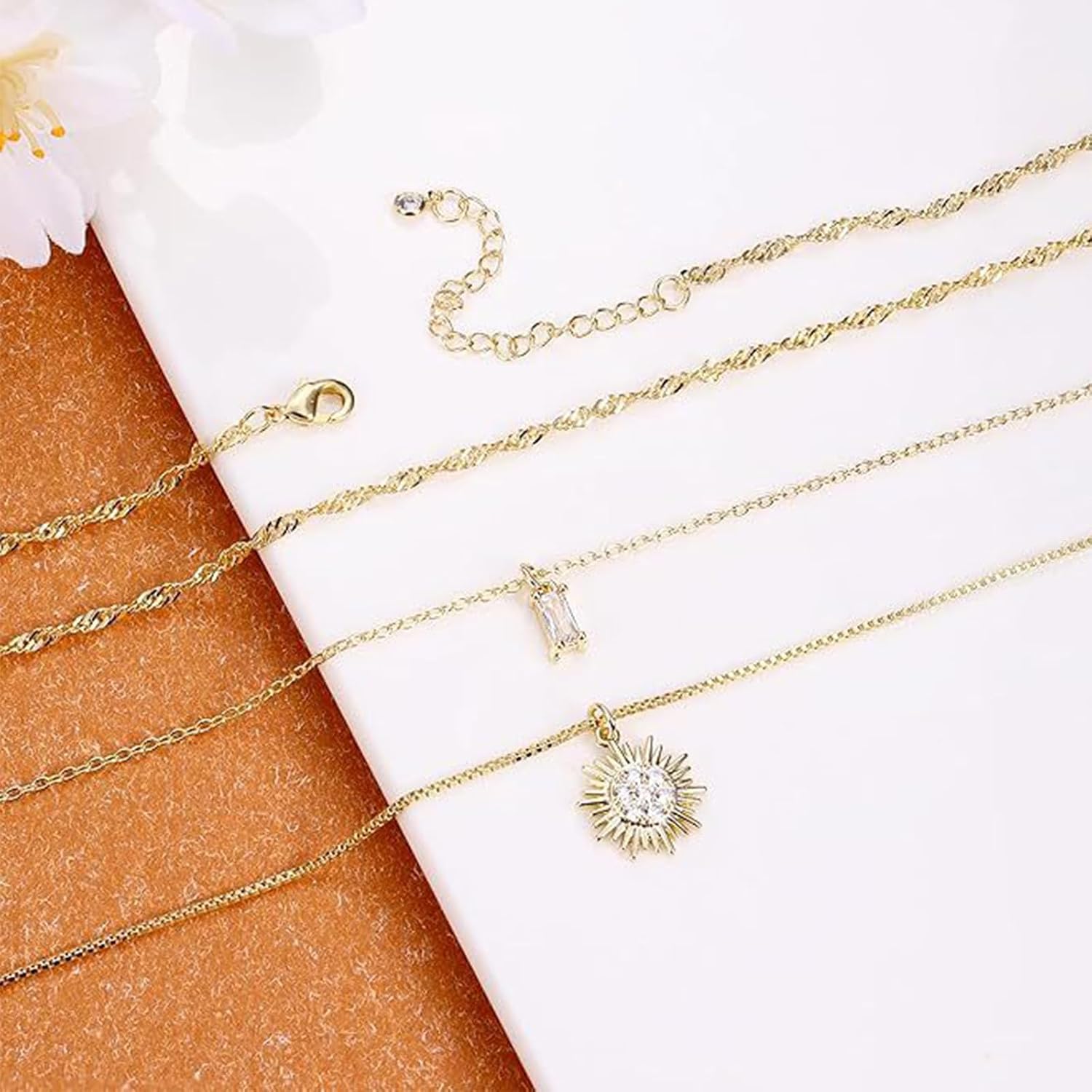 JSTHHTT 3-Pcs Layering Necklace, Gold Chain with Adjustable Round Pendant Chain, Women's Jewellery – Bild 3